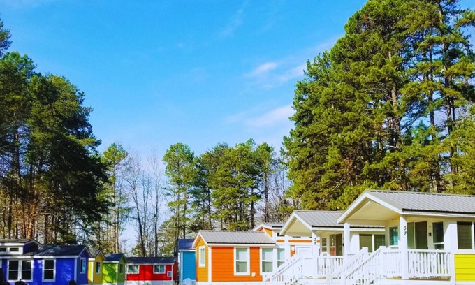 Steele Creek Cabina | Long Cove Resort & Marina