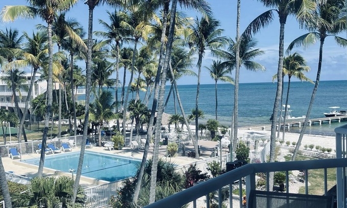 Layton Condominio | Long Key florida,Beachfront Paradise, two bedroom ,3.5 bath, on Ocean, with Pool