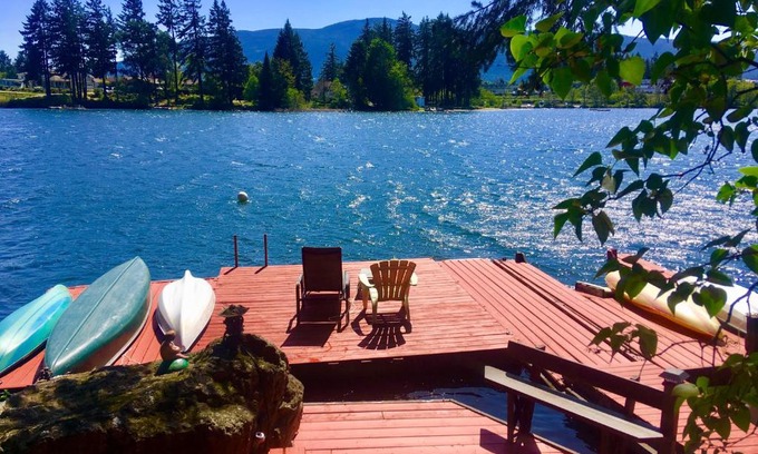 Regional District of Nanaimo Cama Y Desayuno | Long Lake Waterfront Bed and Breakfast