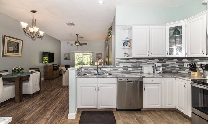 New Port Richey Villa | Snowbirds Welcome pet friendly