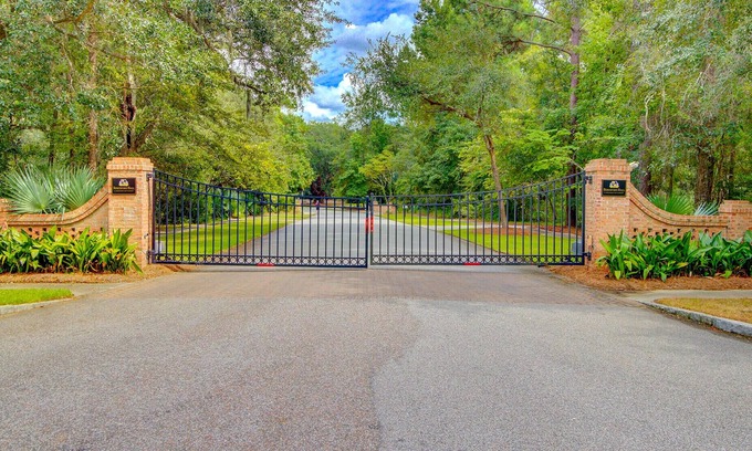 Charleston Casa | Long Term stay in 4-bedroom house in charming Charleston, SC. Ideal for families