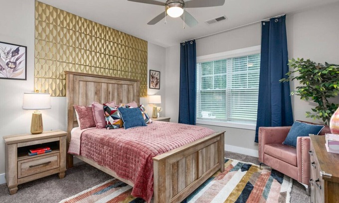 Greensboro Apartamento | Long-term Stays in Greensboro 1 BD 1 BA