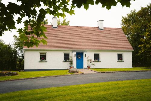 Ennybegs Casa | Longford Holiday Blue Sky Self Catering Cottage