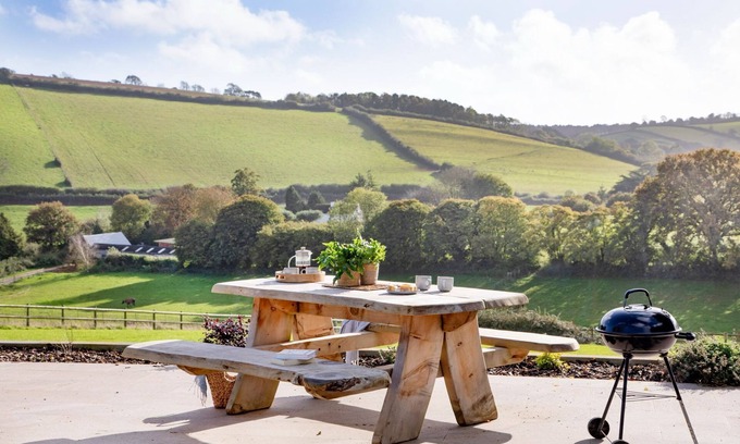 Paignton Casa | Longpark Linhay - Sleeps 4 guests in 2 bedrooms