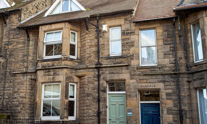 Alnmouth Cabaña | LONGSHORE, pet friendly, character holiday cottage in Alnmouth