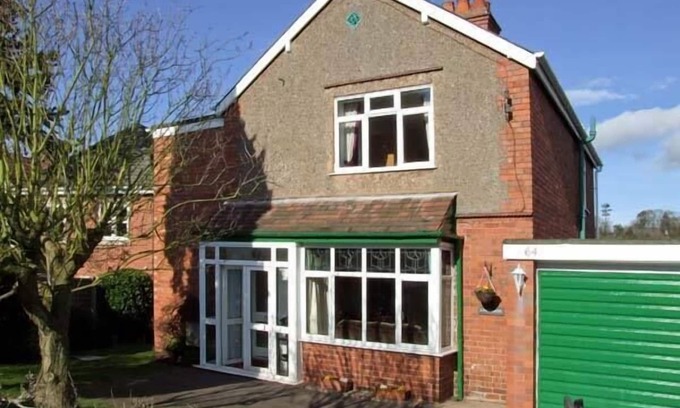 Wolverhampton Cabaña | Loningside, WOMBOURNE
