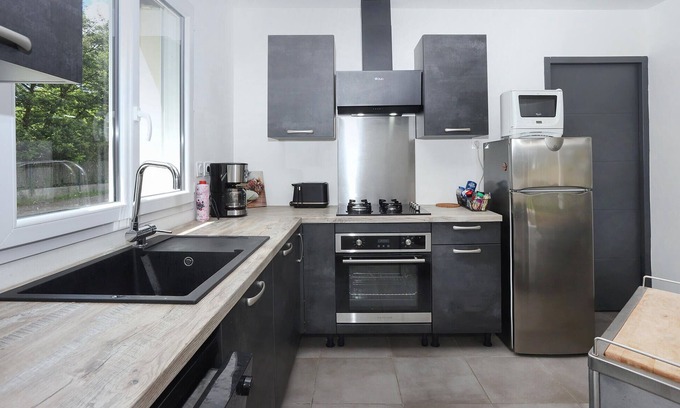 Chauve Casa | Look forward to a wonderful break in beautiful surroundings in this cozy vacation home.