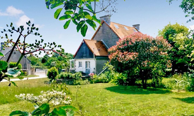 Servon Casa | Look forward to a wonderful stay in this spacious and cozy vacation home in a rural setting.