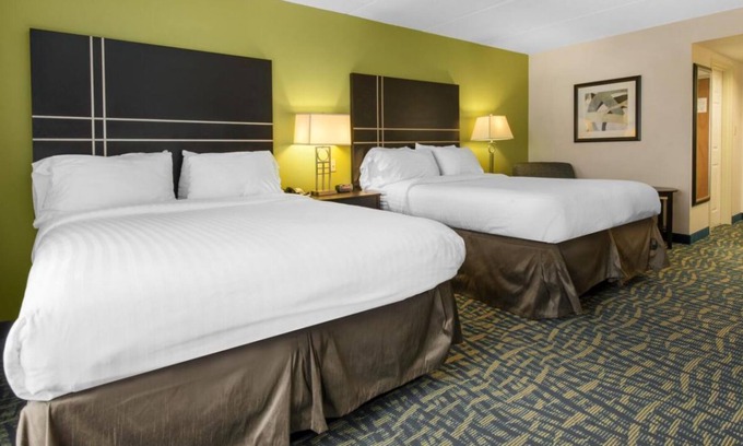 Savannah Casa | Look No Further! 3 Comfortable Units w/ Free Parking! Close to Disney
