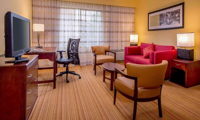 Durham Hotel | Look No Further! One Bedroom Suite, Pets Welcome, Close to Herndon Hills Farm