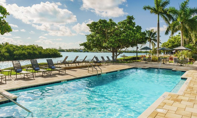 Marathon Hotel | Look No Further! With Free Breakfast, Outdoor Pool, Pets are Welcome!