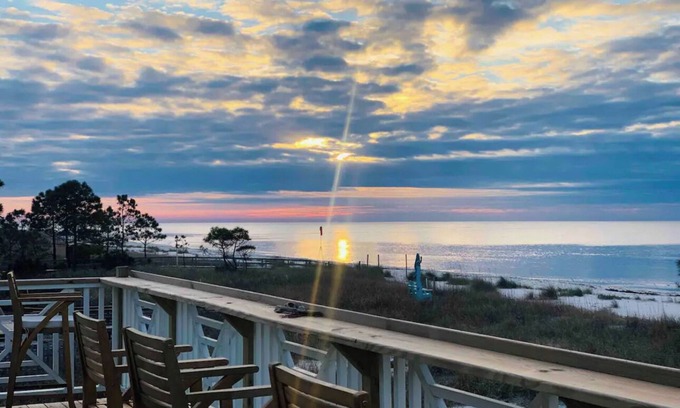Alligator Point Casa | Looking for a best kept secret?!
