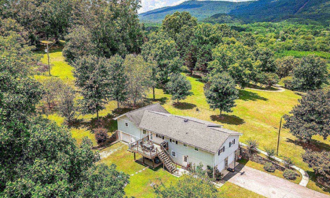Chickamauga Casa | Lookout Mountain Vista | 4 Bedroom Home on 3 acres | 12 miles Cloudland Canyon & Chattanooga