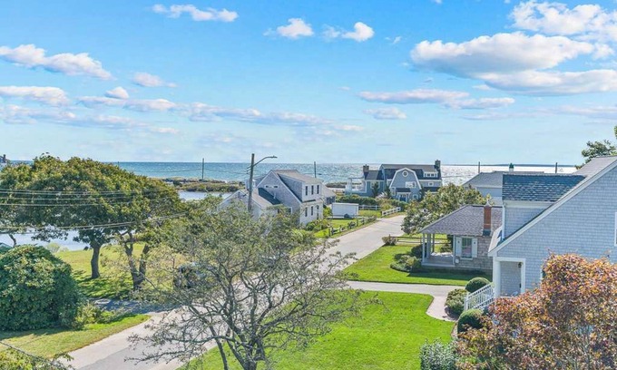 Falmouth Heights Casa | Lookout Point | 3 BDR Home Steps from Beach!