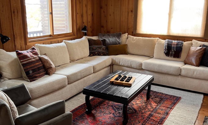 Comstock Casa | Hermosa cabaña actualizada de 3 dormitorios en el lago: ¡bienvenido a loon lodge!