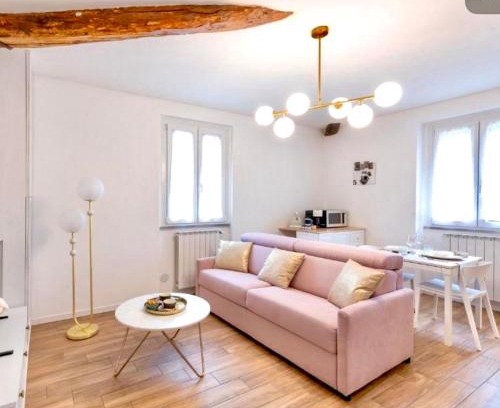 Albate Apartamento | Lora flowers Suite, free parking,self check in, 5