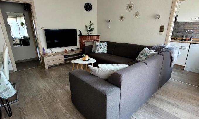 Sint-Idesbald Apartamento | LoraJoja appartement à 400m de la mer, parking privatif, 3 chambres
