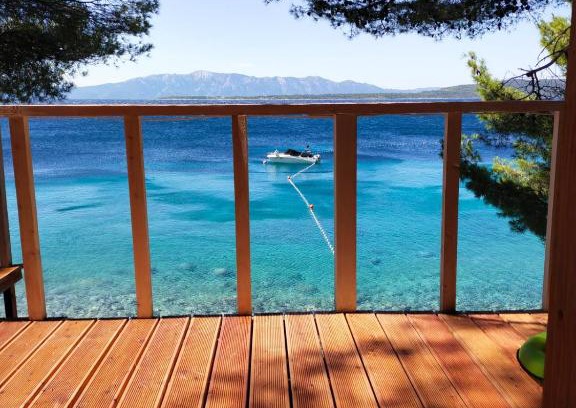Drvenik Otro | LORD Ambassador - mobile home & terrace by the sea