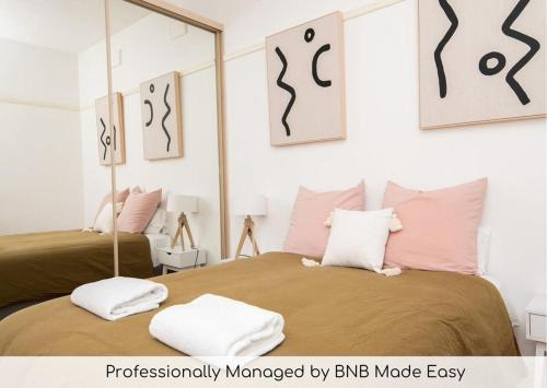 Orange Casa | Lords Cottage - Charming CBD Home, Pets Allowed