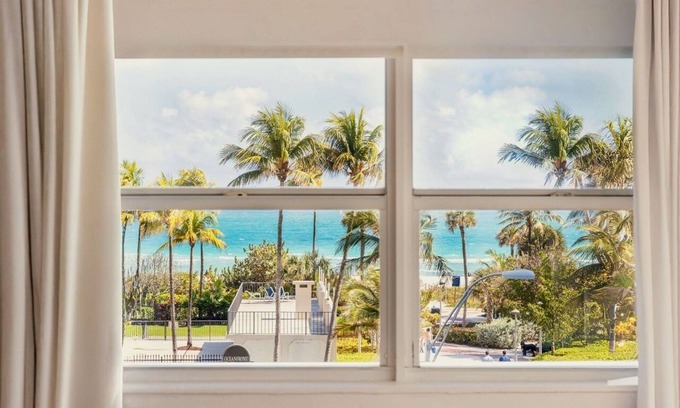 Mid Beach Hotel | Lorraine Hotel