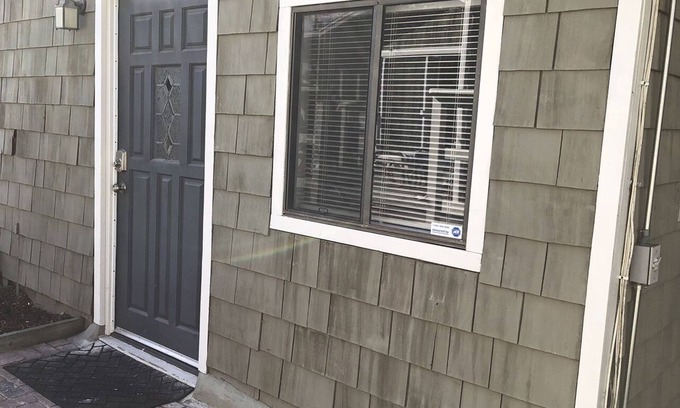 Westchester Casa | Los Angeles... Comfortable, clean Guest House just north of LAX