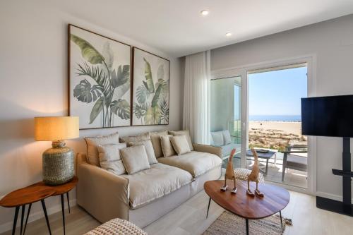 Ayamonte Apartamento | Los Camaleones by Ĥ - Playa de los Haraganes HLHC1203P17