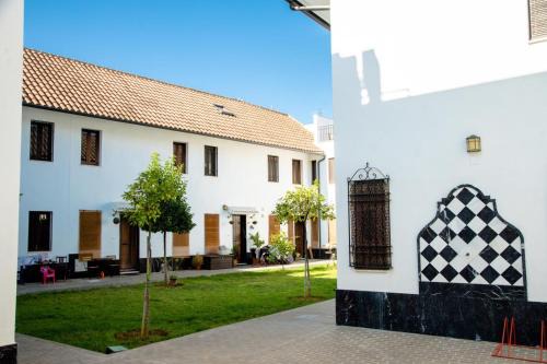 Santa Marina Casa | Los patios de San Lorenzo con parking