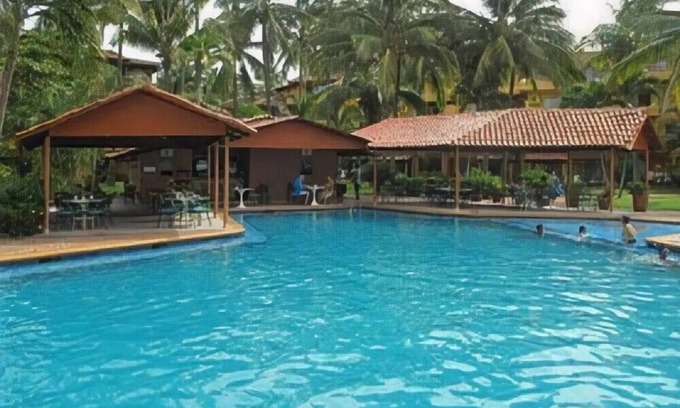 Zona hotelera Hotel | Los Tules Vibrant 1BR Condo with Balcony for Vacation Spots