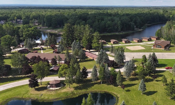 Alger Cabina | Lost Arrow Resort
