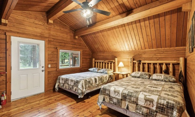 Grantsdale Cabina | Lost Horse Lodge - Double Queen Cabin #16 - PetsOK