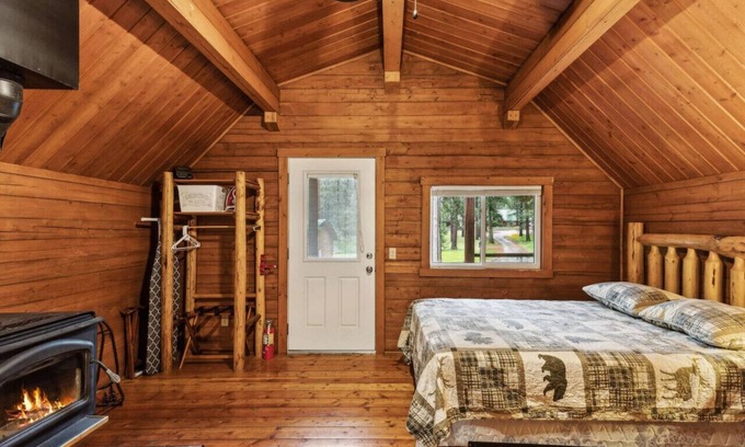 Grantsdale Cabina | Lost Horse Lodge - Double Queen Cabin #21