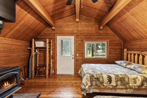 Grantsdale Casa | Lost Horse Lodge Double Queen Cabin 21