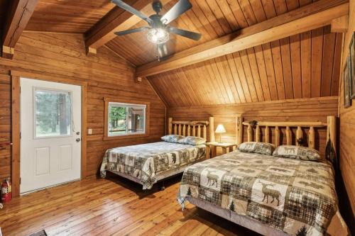 Grantsdale Casa | Lost Horse Lodge Double Queen Cabin 14