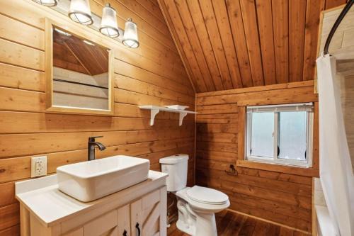 Grantsdale Casa | Lost Horse Lodge King Cabin 18