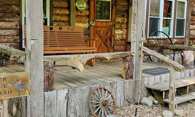 Frontier Cabina | Lost Nations Cowboy Town Riverside Cabin