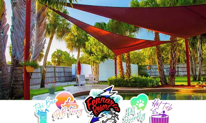South Venice Casa | Fennario Resort: Lagoon pool w/ tiki bar, sauna, & hot tub 1/2 mi to beach ferry