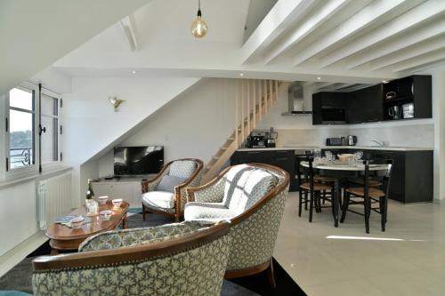 Cancale Apartamento | LOstra 2 - Appartement avec mezzanine, front de mer à Cancale sur le Port de La Houle