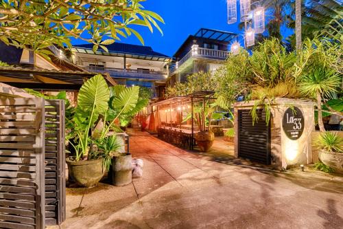 Pantai Tengah Hotel | Lot 33 Boutique Hotel