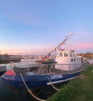 Engure Alquiler De Eote | LOTOSS ex ice class Pilot ship