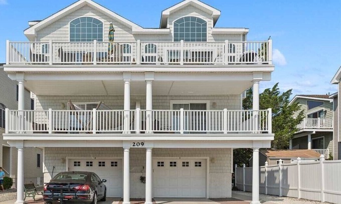 Townsend's Inlet Casa | Lots of amenities - Internet, TV, A/C & More. Book Today!