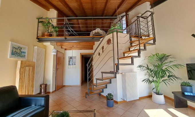Caprino Veronese Apartamento | Lotus, appartamento con soppalco a Caprino Veronese