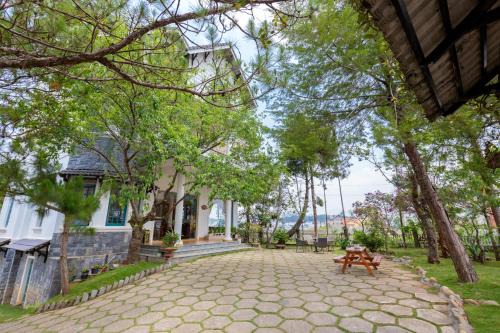Phuong Hotel | Lotus Luxury Villa Da Lat