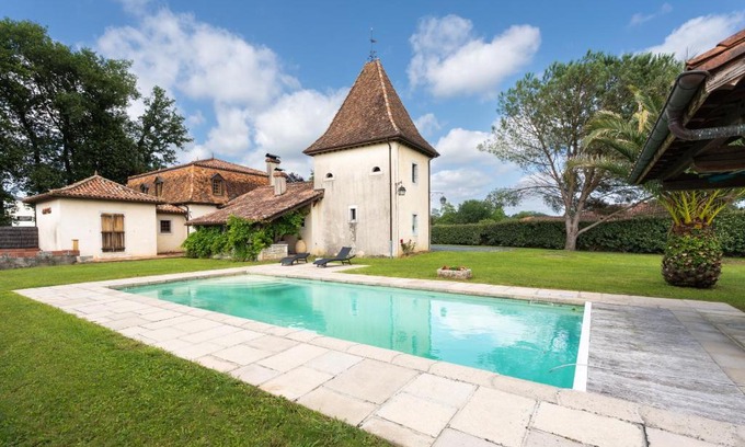 Salies-de-Bearn Casa | Lou Grith - Maison pour 10 avec piscine privée