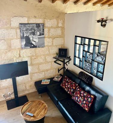 Aigues-Mortes Medieval City Apartamento | Lou Mirèio