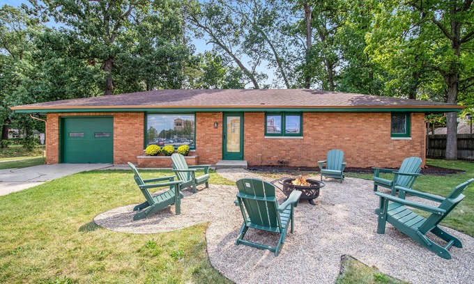Wooded Estates Casa | Lou's View