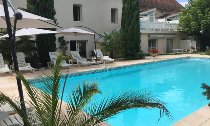Souillac Apartamento | Loue Agréable T1 Avec Piscine