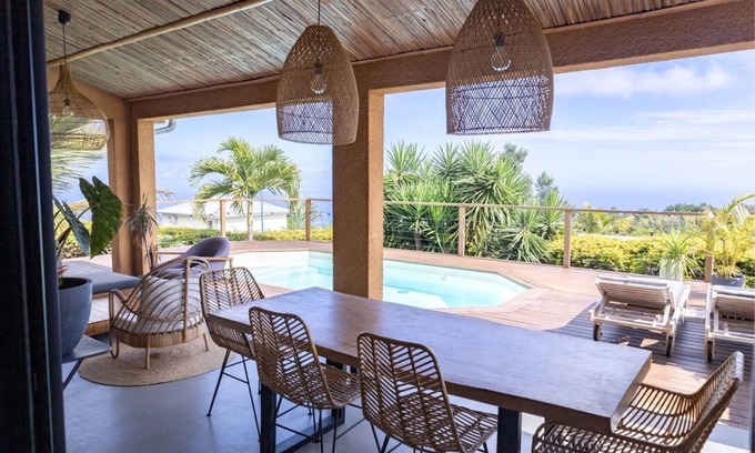 Saint-Paul Villa | Loue Maison Avec Piscine et vue mer à 15 min des Plus Belles Plages de L'ouest