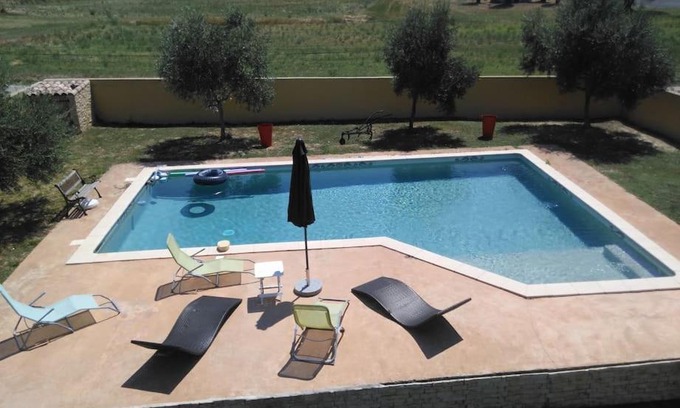 Saint-Theodorit Apartamento | Loue Studio dans une villa avec piscine terrasse