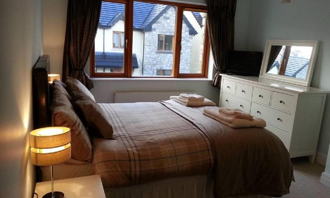 Mohill Casa | Lough Rynn Spacious Self-Catering