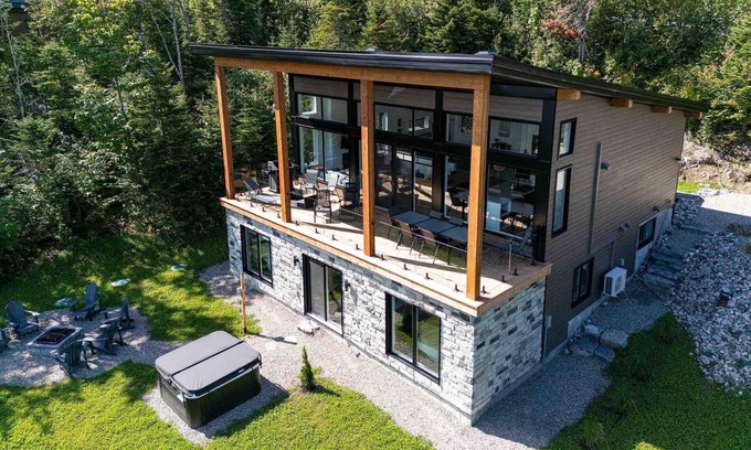 Les Eboulements Casa | Louis Cyr 70: Spectacular view, Billiards and Spa